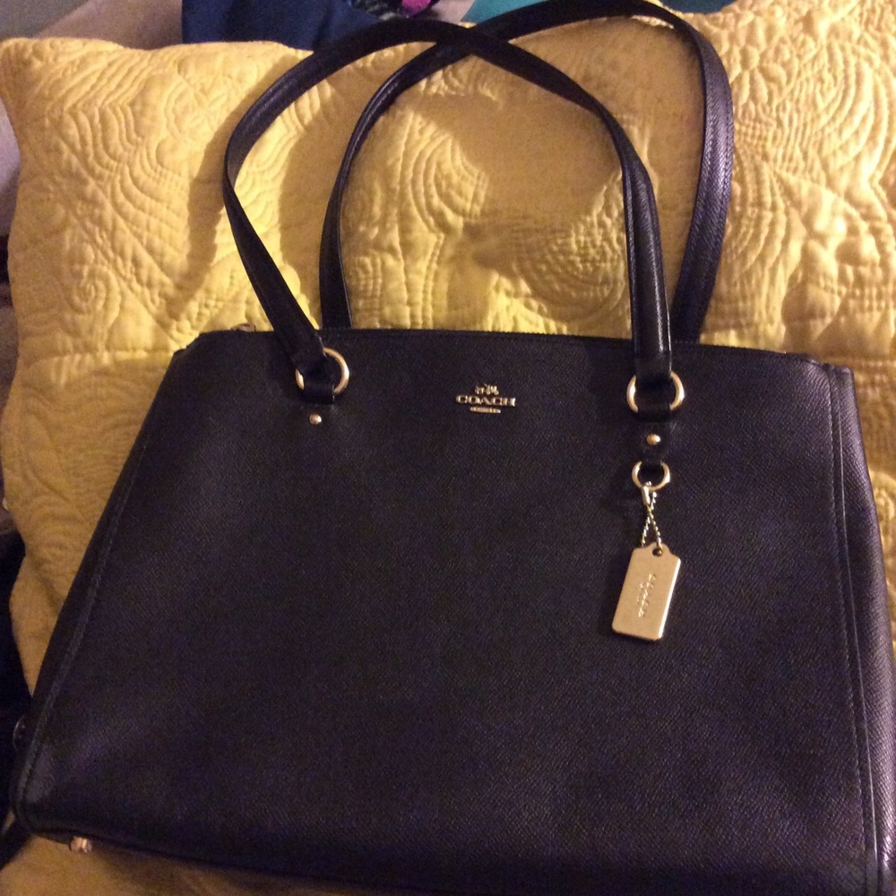 COPY - Big pretty Coach Christine crossgrain carr…